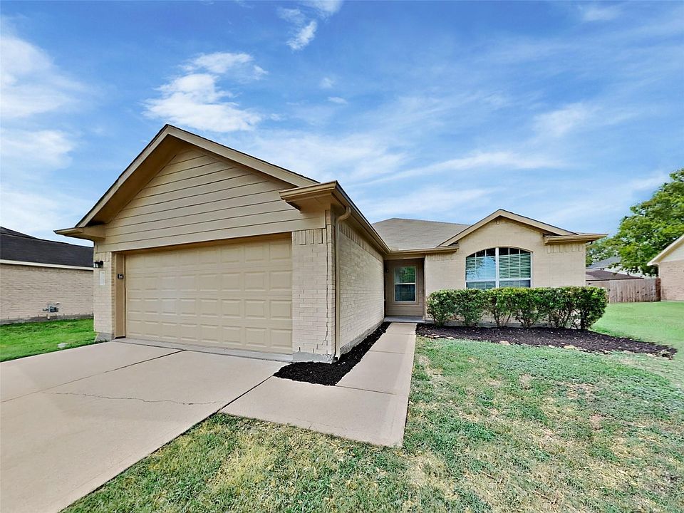 1st image of 3906 Hawthorne Glen Ct