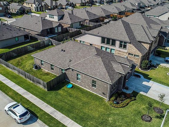 4th image of 262 Rolling Creek Ln