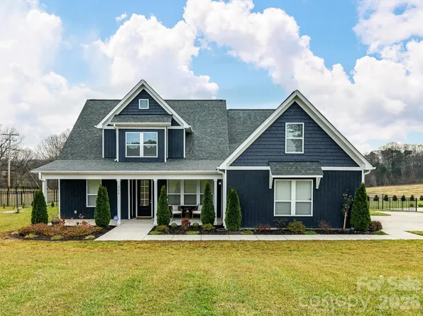 215 Lone Pine Rd, Statesville, NC 28625