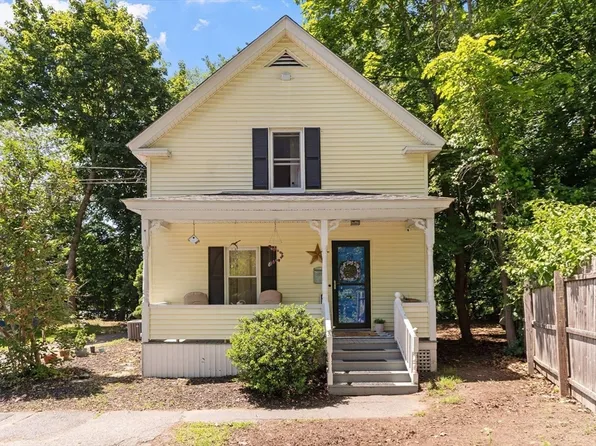 24 Bennett Pl, Leominster, MA 01453