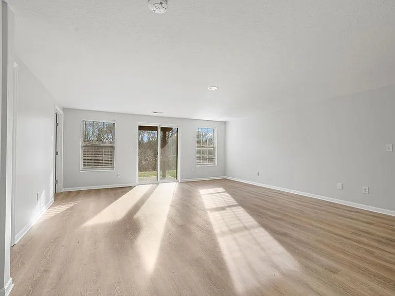 6447 Walnut Fork Dr — Photo 44