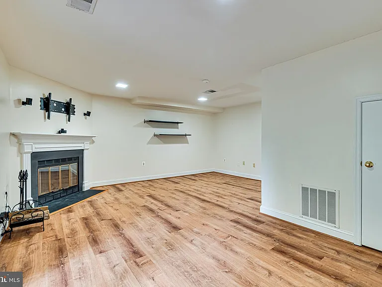 5708 Heritage Crossing Ct — Photo 38
