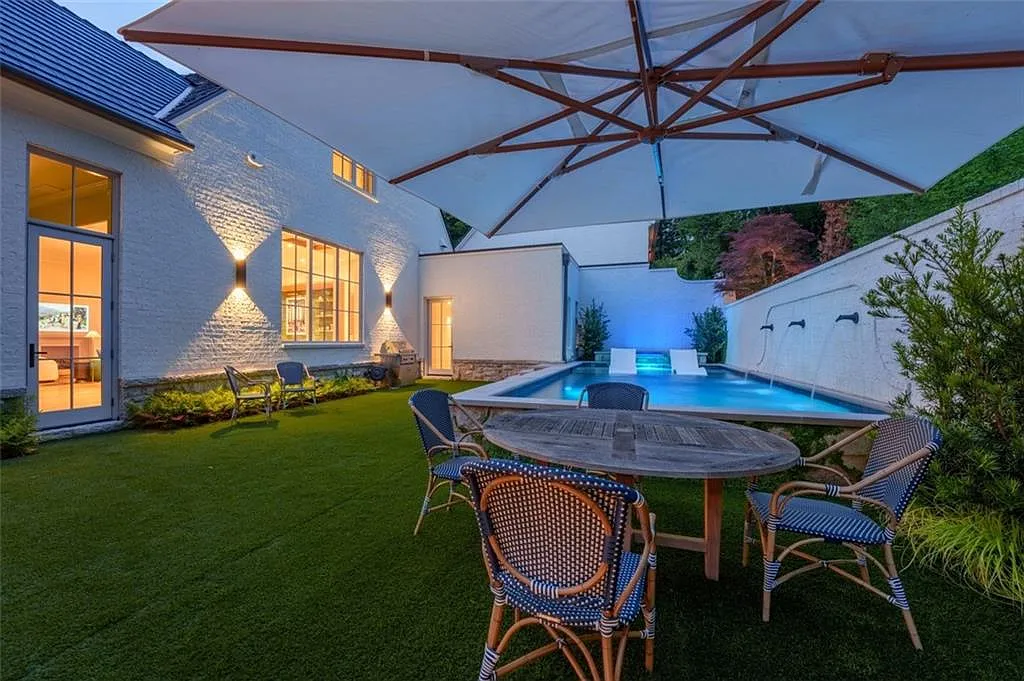 6 bed, 8.0 bath, 7887 sqft, $55,000 — Photo 3