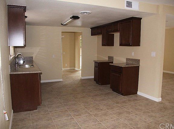 5th image of 41394 Whittier Ave