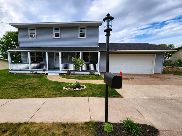 609 Mesnard St, Marquette, MI 49855