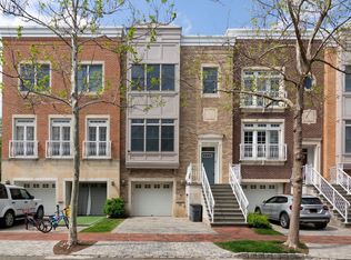 18 Constitution Way #TOWNHOUSE, Jersey City, NJ 07305