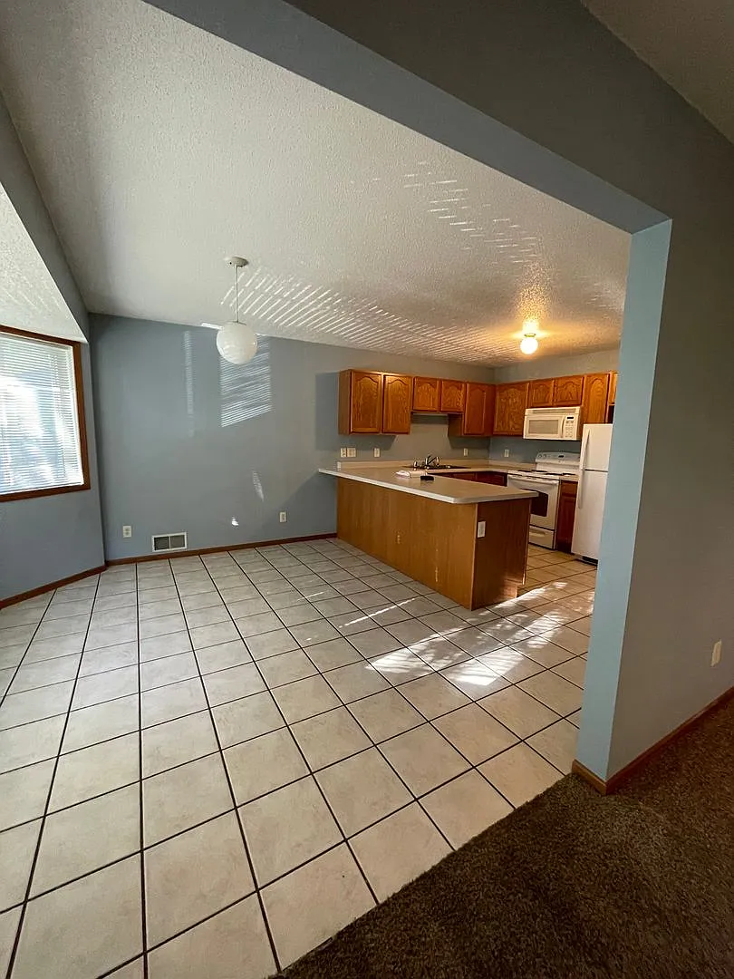 Building Photo - 1421 Mappa St