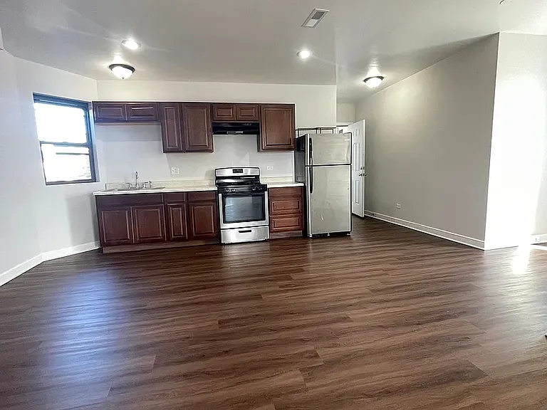 1141 S Western Ave #3F — Photo 2
