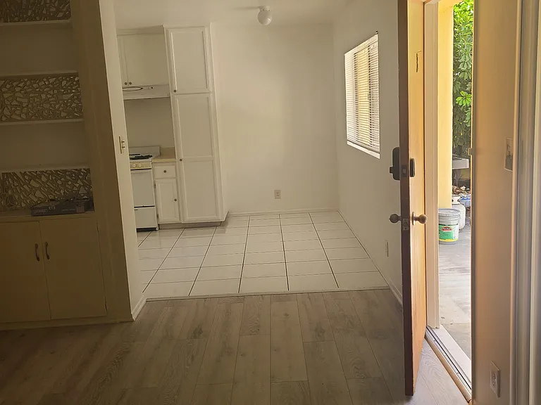 643 Hill St #B — Photo 8