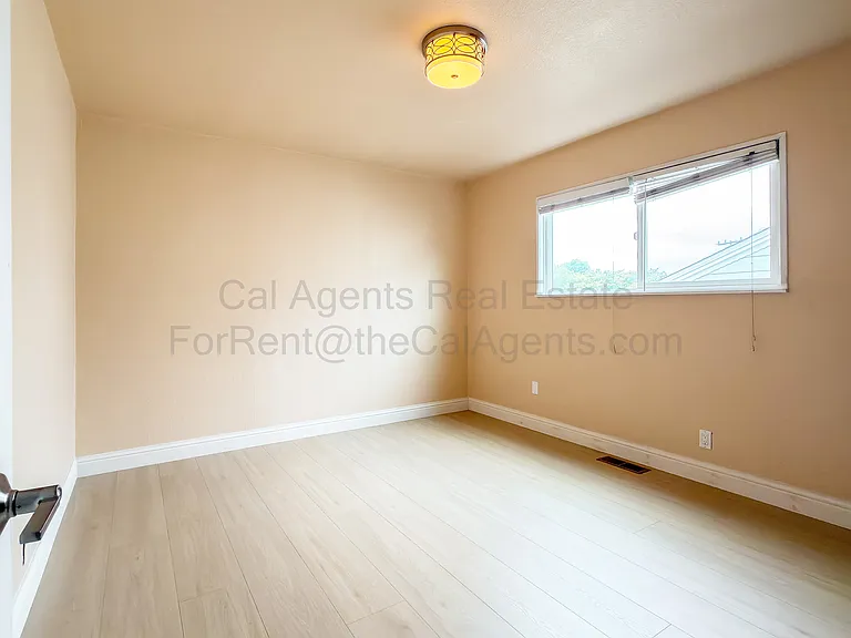 23940 Carmelita Dr — Photo 12