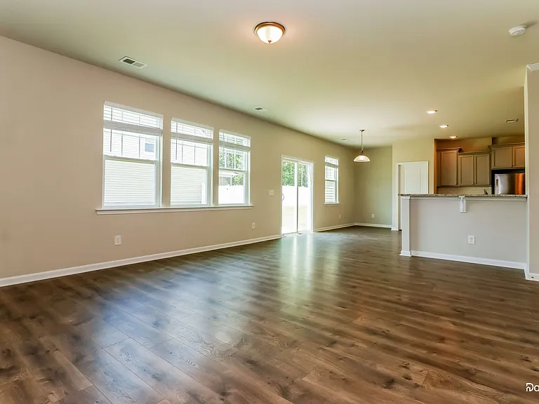 221 Sugarberry Ln — Photo 5