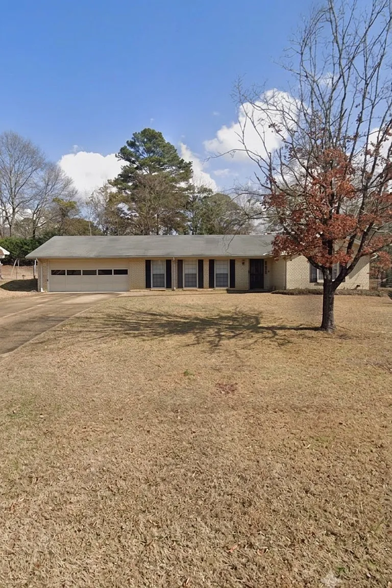3 bed, 1622 sqft, $1,615 — Photo 1