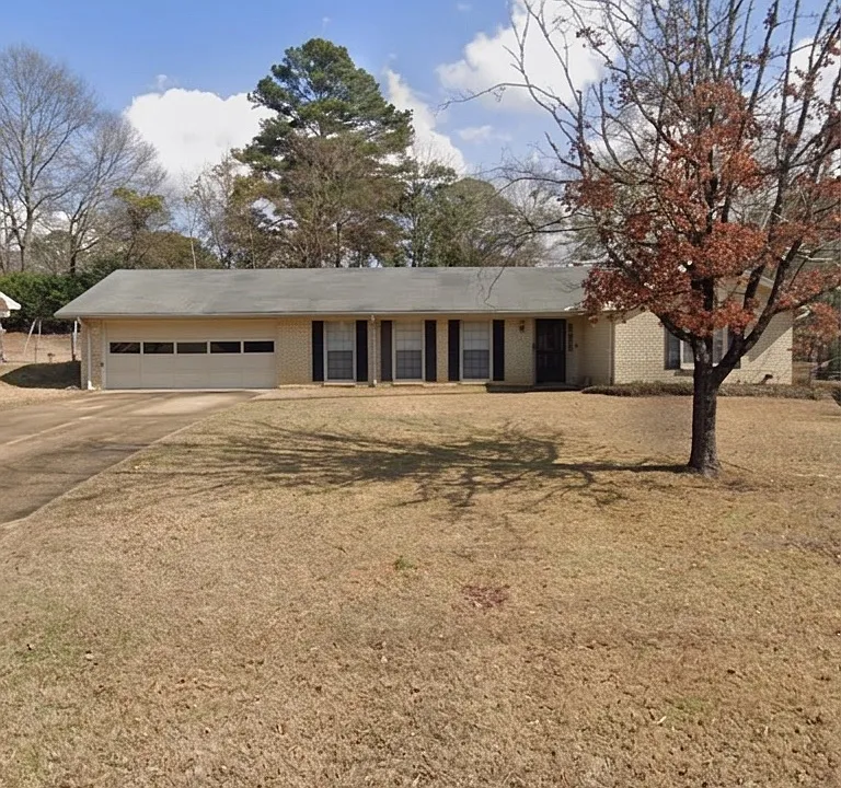 601 Larkin Ln