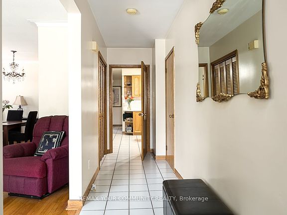 5th image of 267 Horsham Ave
