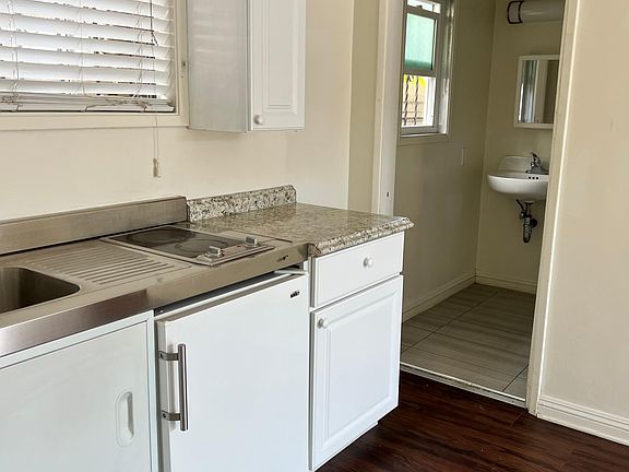 4th image of 532 Prescott St #11