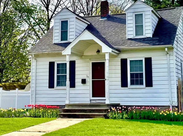 26 Bella Vista Ave, Mansfield, MA 02048