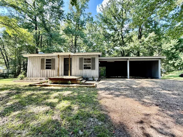 303 E Dewey Camp Dr, Florence, MS 39073
