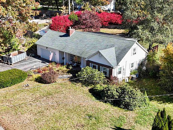 3rd image of 3 Cardinal Drive