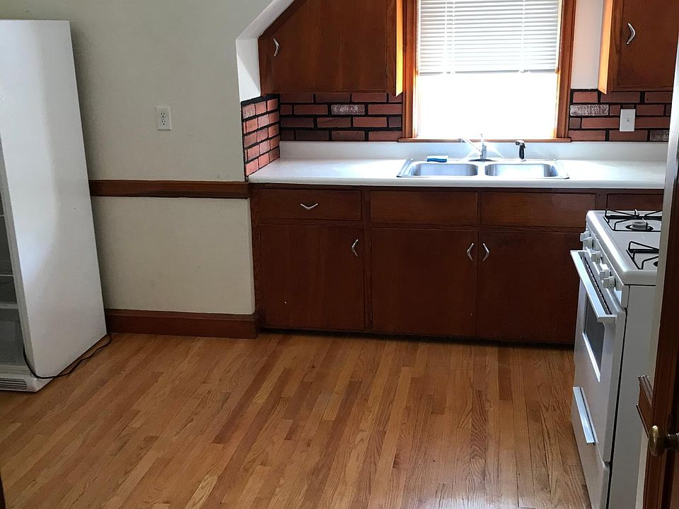 1st image of 34 Brinkley St Floor 2