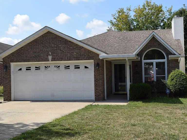 2917 Woodbrook Ct — Photo 1