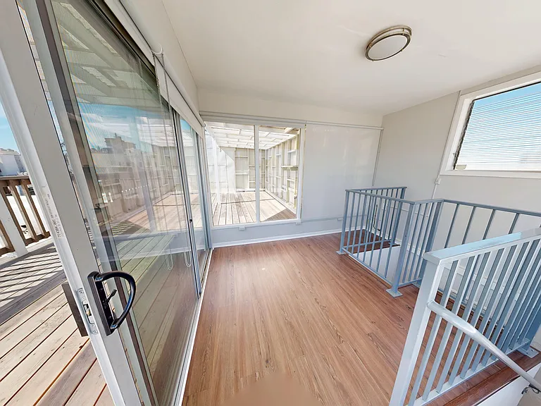 1735 Van Ness Avenue — Photo 12