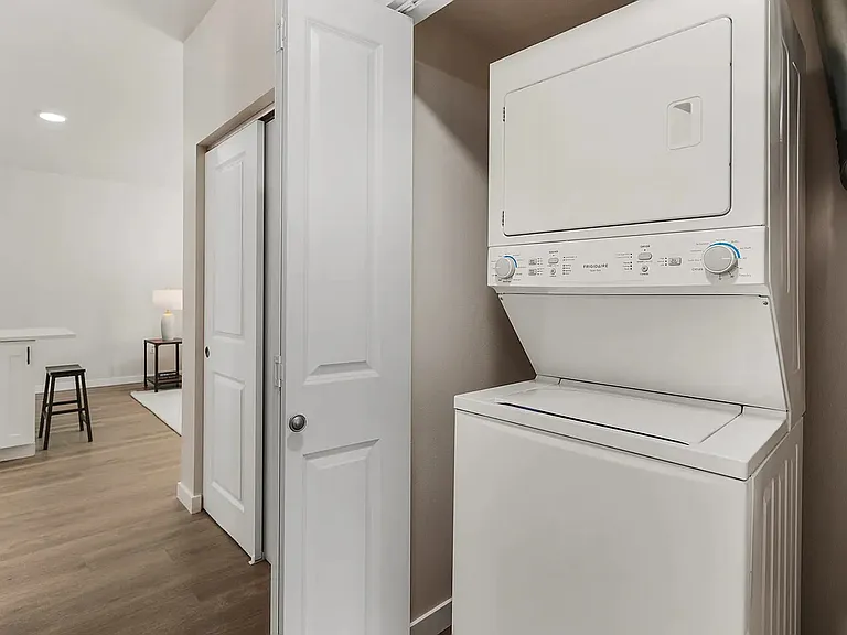 6400 Pacific Ave #203 — Photo 5