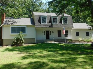 15 Yaeger Rd, Freehold, NJ 07728