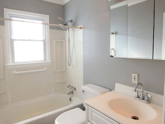 BATHROOM SINK VANITY TOILET AND TUB_01152025