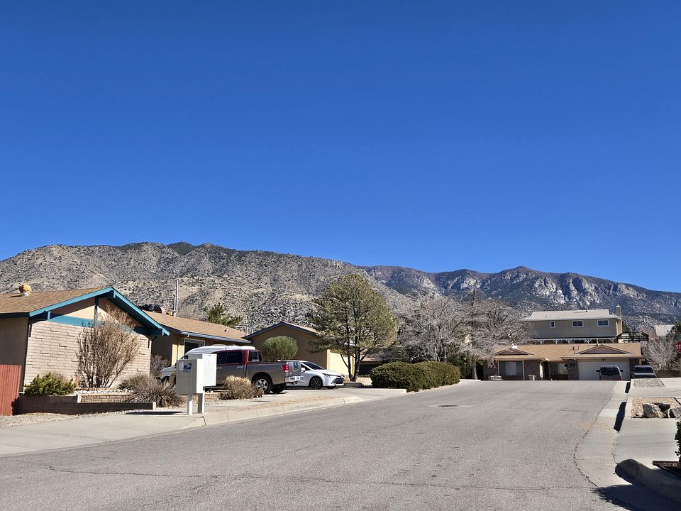 1st image of 12704 Eastridge Pl NE #12704