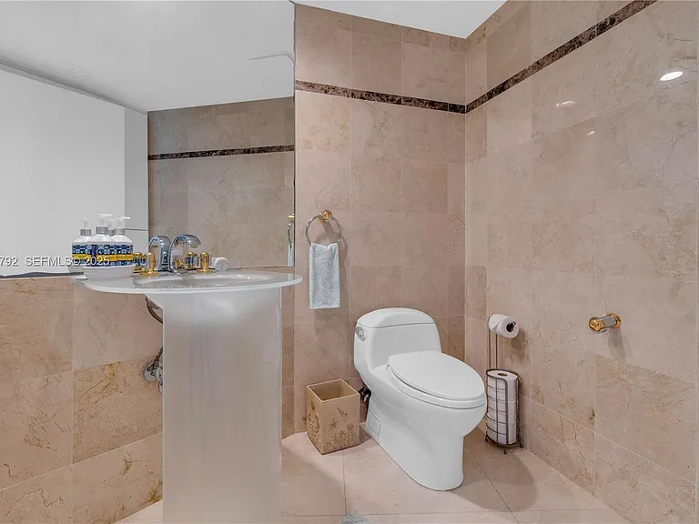 19111 Collins Ave #1607 — Photo 19