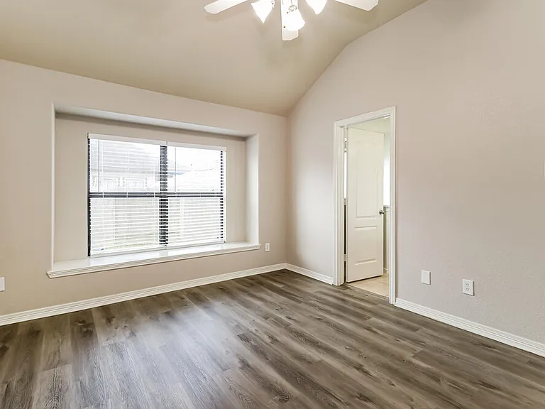 969 Oak Lynn Dr — Photo 9