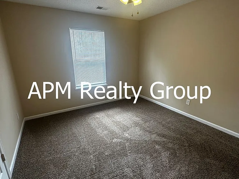 252 Bassett Loop — Photo 4