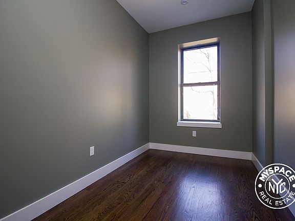 5th image of 903 Saint Johns Pl APT 1