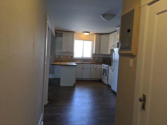 3rd image of 2063 S El Camino Real APT 4