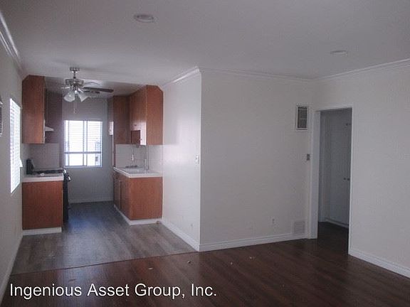 3rd image of 748 N Hudson Ave #8250693