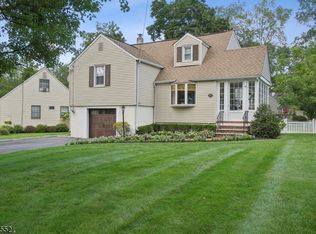 80 Beechwood Rd, Florham Park, NJ 07932