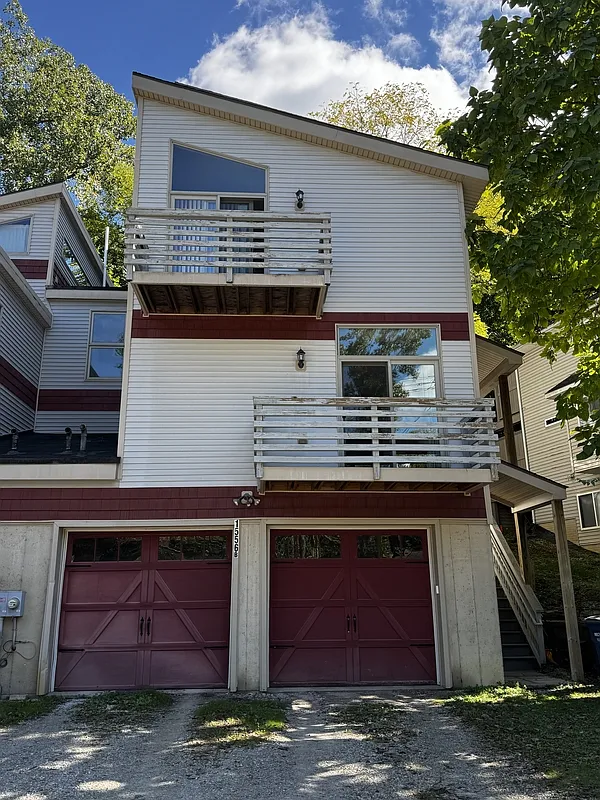 1 bed, 1.0 bath, 300 sqft, $990 — Photo 2
