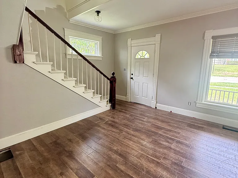 1225 W Lincoln Blvd — Photo 5