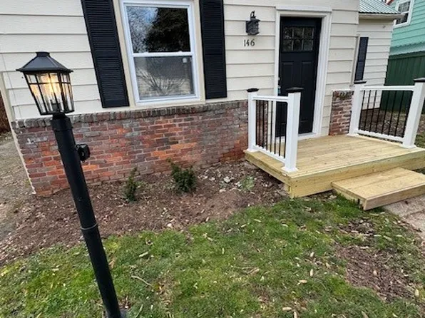 146 Meadowbrook Rd, Rochester, NY 14620