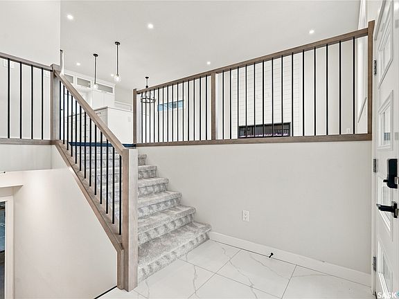 5th image of 824 Ballesteros Crescent