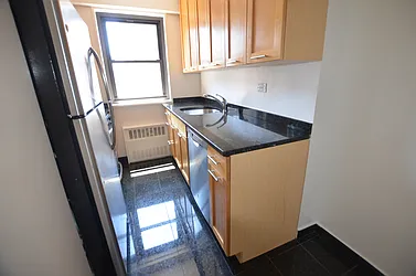 Rented by Manhattan Realty Group