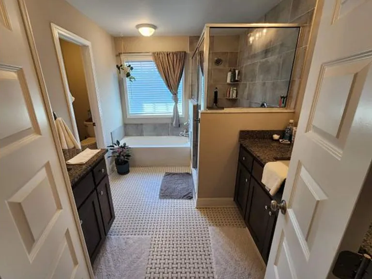 605 Creekside Ct — Photo 4