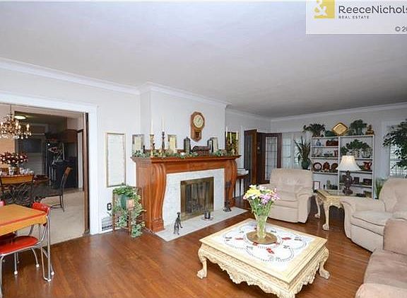 3rd image of 3211 Windsor Ave