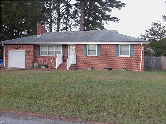 3rd image of 310 Saunders Dr