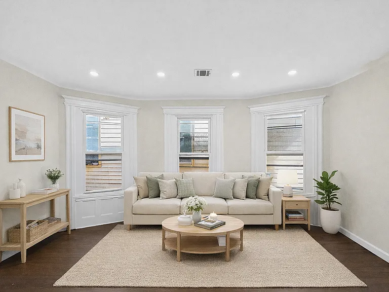 345 Walnut St #3R — Photo 1