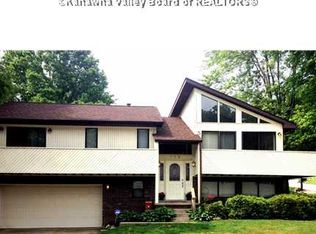 702 Christian Dr, Charleston, WV 25303