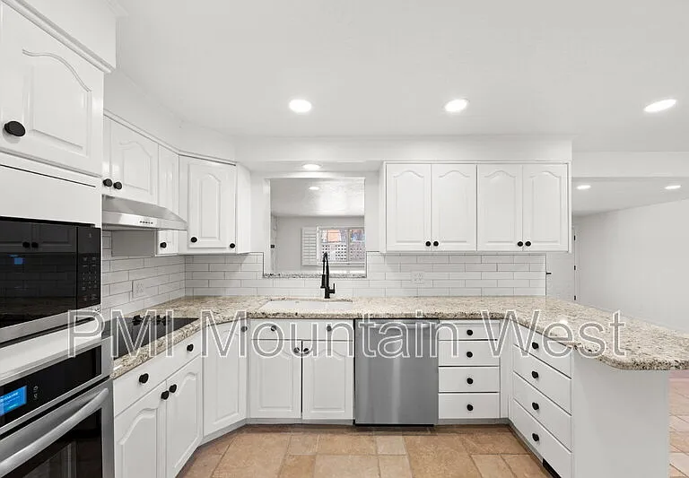 7115 S 2155 E — Photo 7