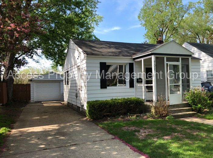 1st image of 702 Everglade Dr SE