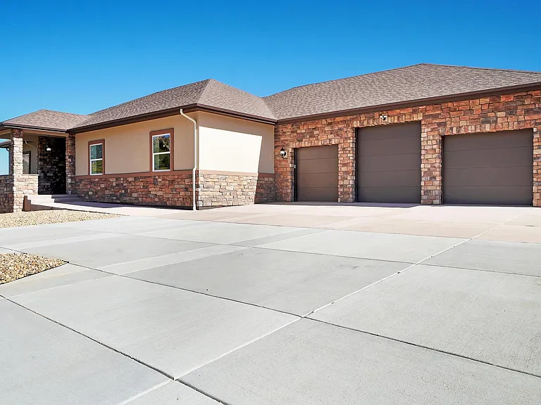 5580 Country Club Dr — Photo 39