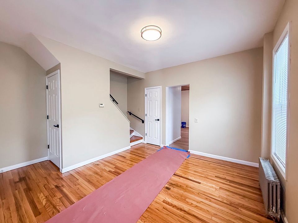 1st image of 24 Elm Pl